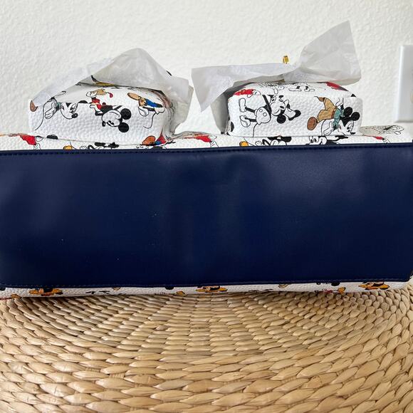 Mickey Mouse Through the Years Handbag New With Tag Authentic WDW Parks - Picture 10 of 16